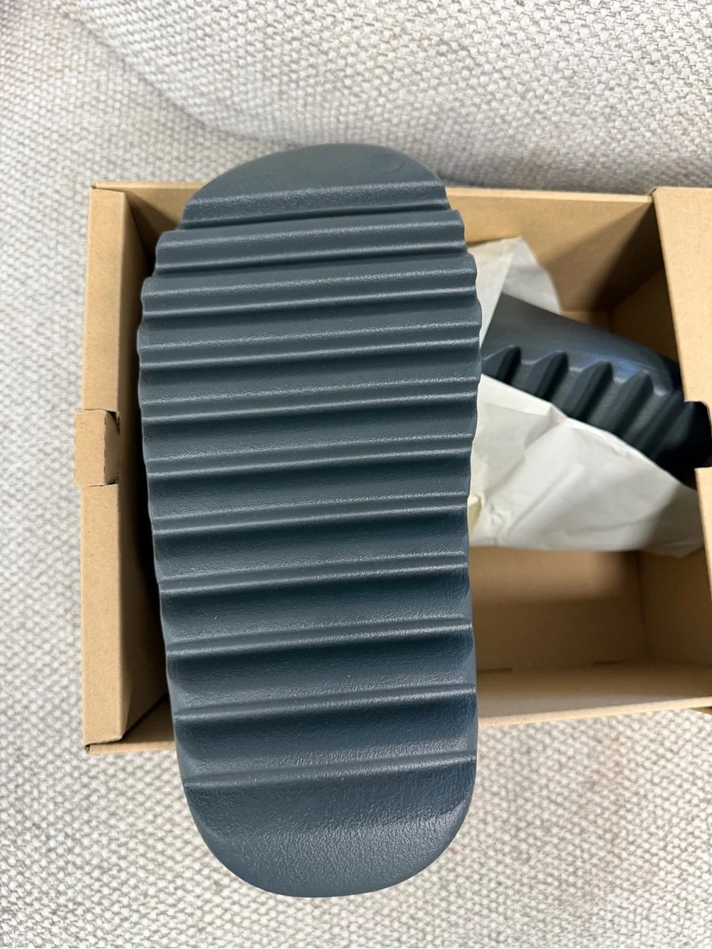 adidas YZY Slide Size 8